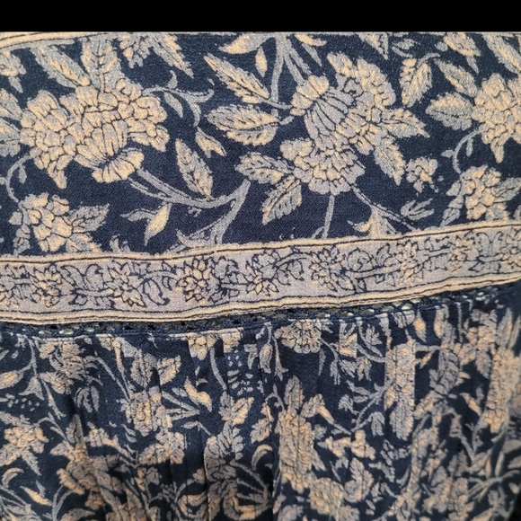 Lucky‎ Brand Women's SZ M peasant top boho navy floral flowy button front - Picture 7 of 11